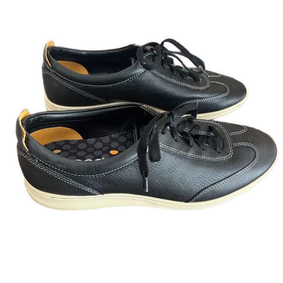 Ecco Black Low Profile Leather Sneakers. Size 38 (7-7.5) Great Condition!! - Picture 6 of 12